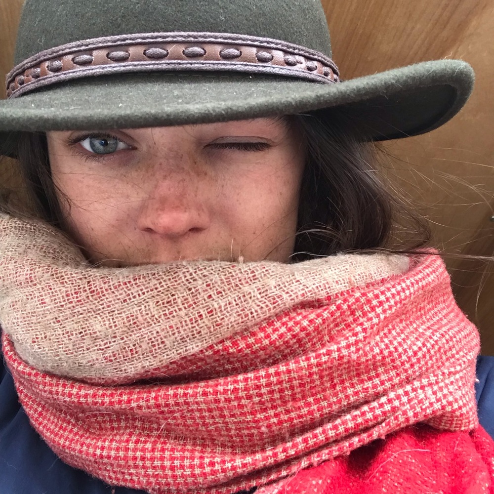 Meet your Posher, Alicia